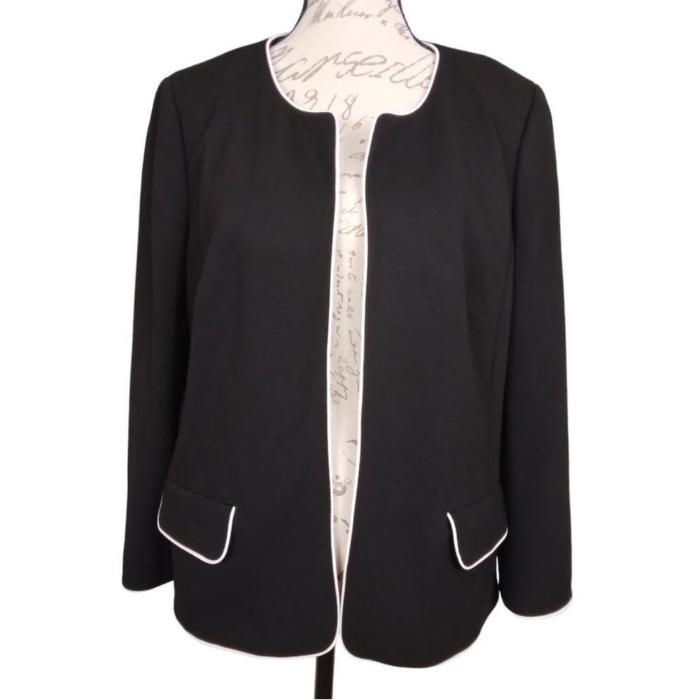 Women’s Talbots 12P Black Open Front Blazer With White Piping Trim Career